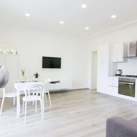 Four White Apartments อาเจโรลา ภายนอก รูปภาพ