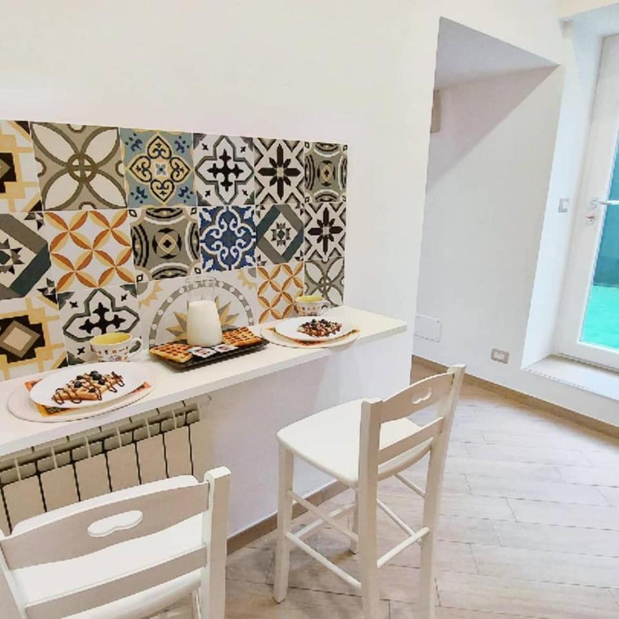 Four White Apartments อาเจโรลา ภายนอก รูปภาพ