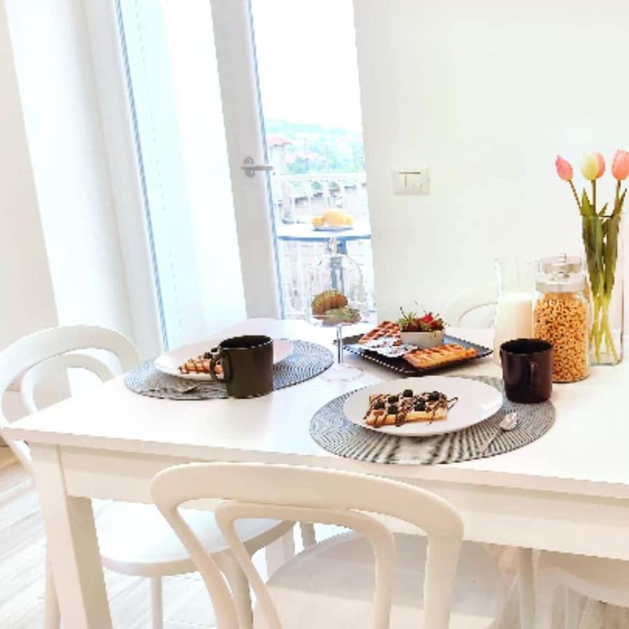 Four White Apartments อาเจโรลา ภายนอก รูปภาพ