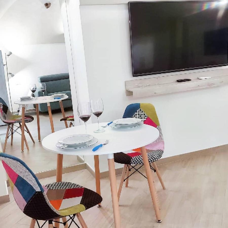 Four White Apartments อาเจโรลา ภายนอก รูปภาพ