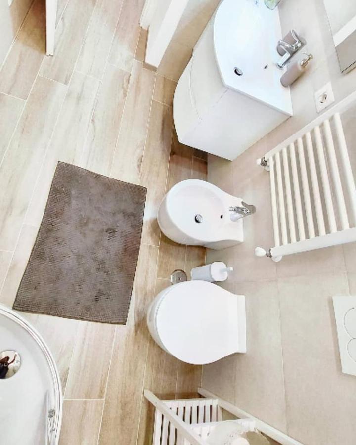 Four White Apartments อาเจโรลา ภายนอก รูปภาพ