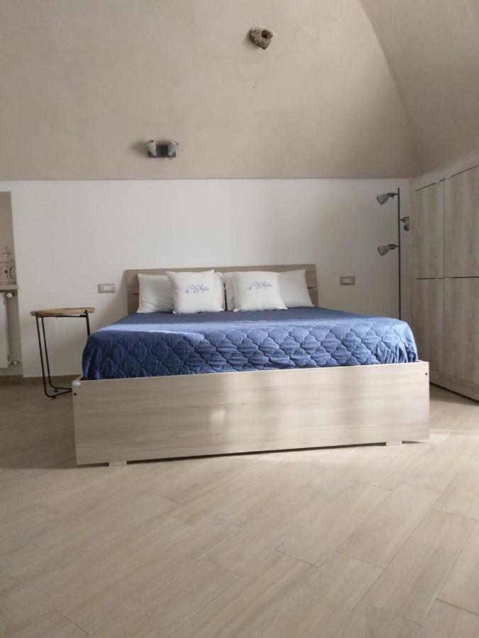 Four White Apartments อาเจโรลา ภายนอก รูปภาพ