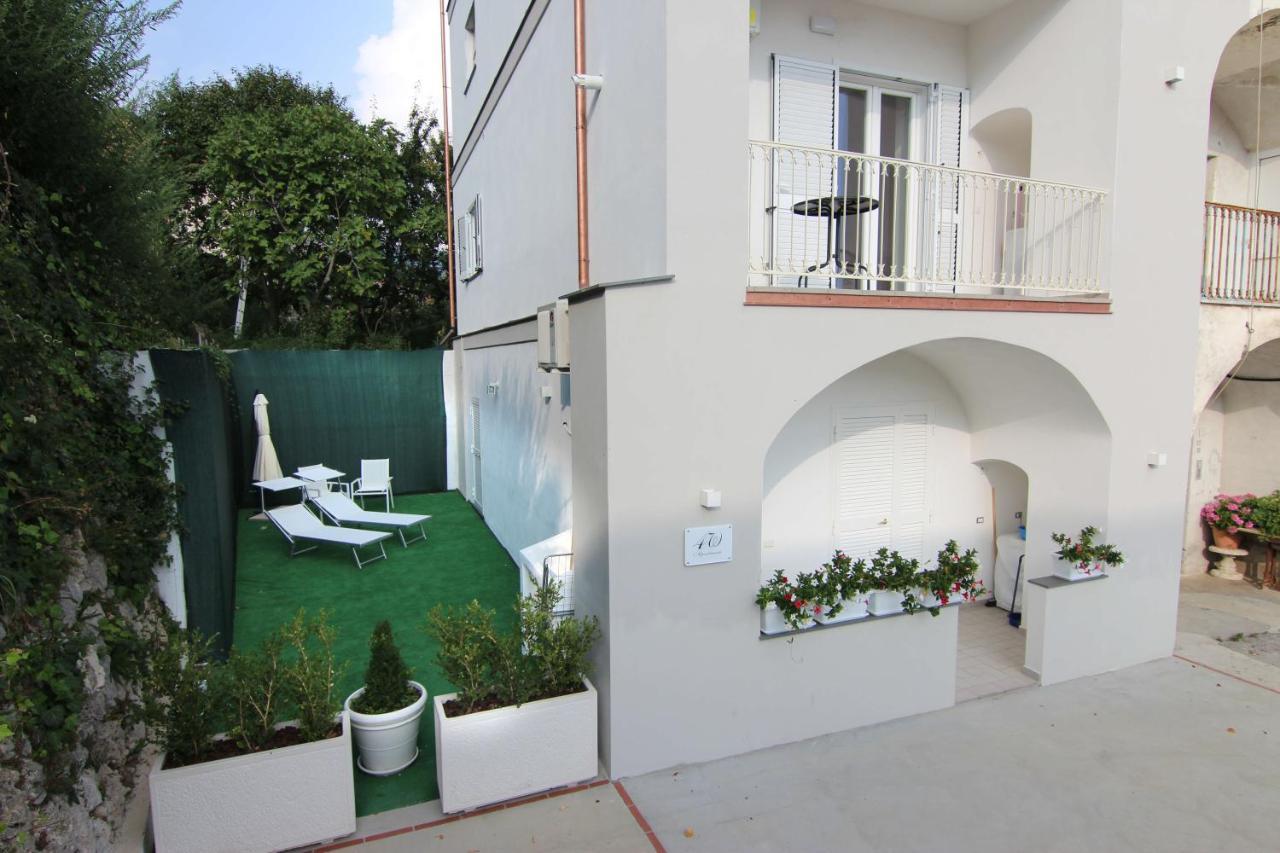 Four White Apartments อาเจโรลา ภายนอก รูปภาพ