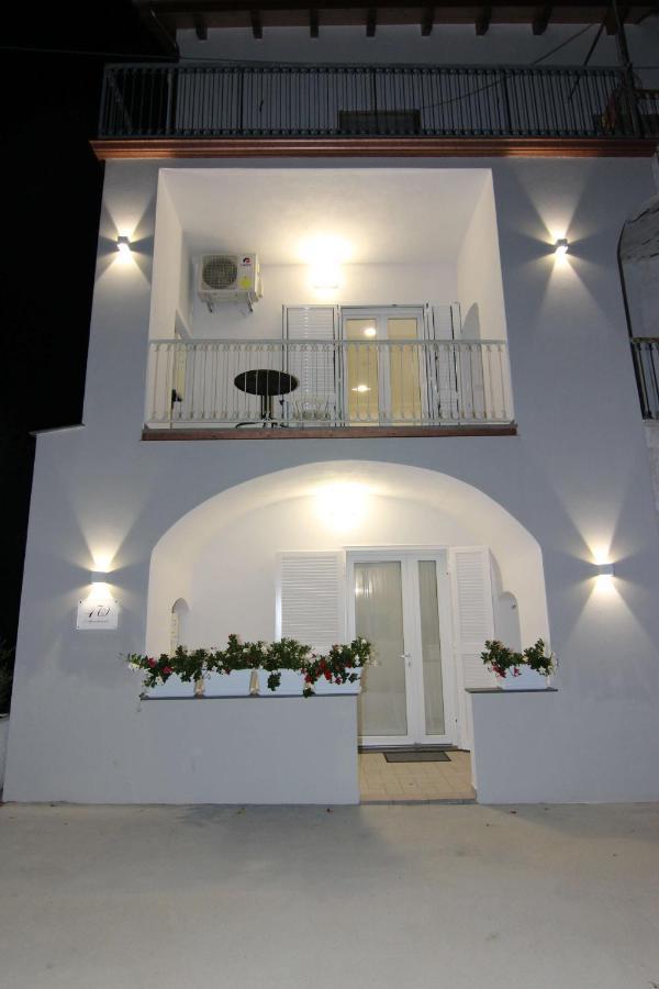 Four White Apartments อาเจโรลา ภายนอก รูปภาพ