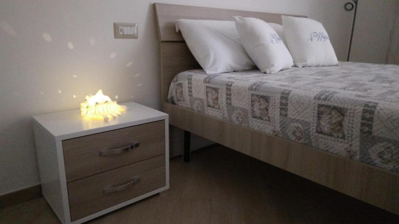 Four White Apartments อาเจโรลา ภายนอก รูปภาพ