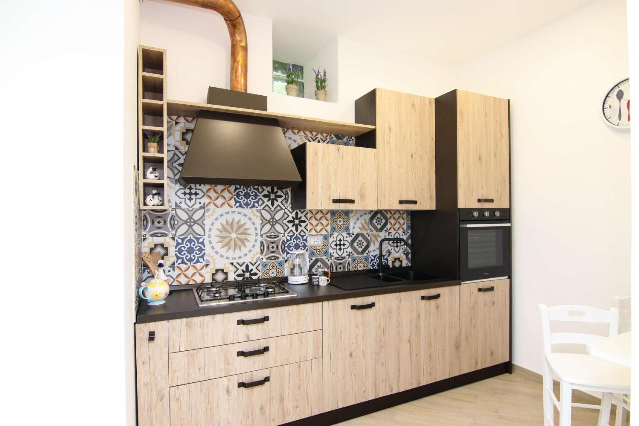 Four White Apartments อาเจโรลา ภายนอก รูปภาพ