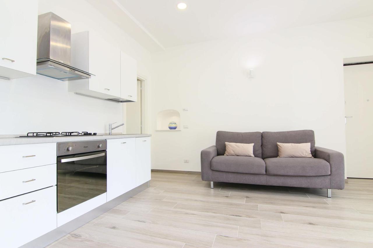 Four White Apartments อาเจโรลา ภายนอก รูปภาพ